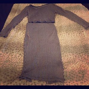 Gray cropped top and bodycon skirtv